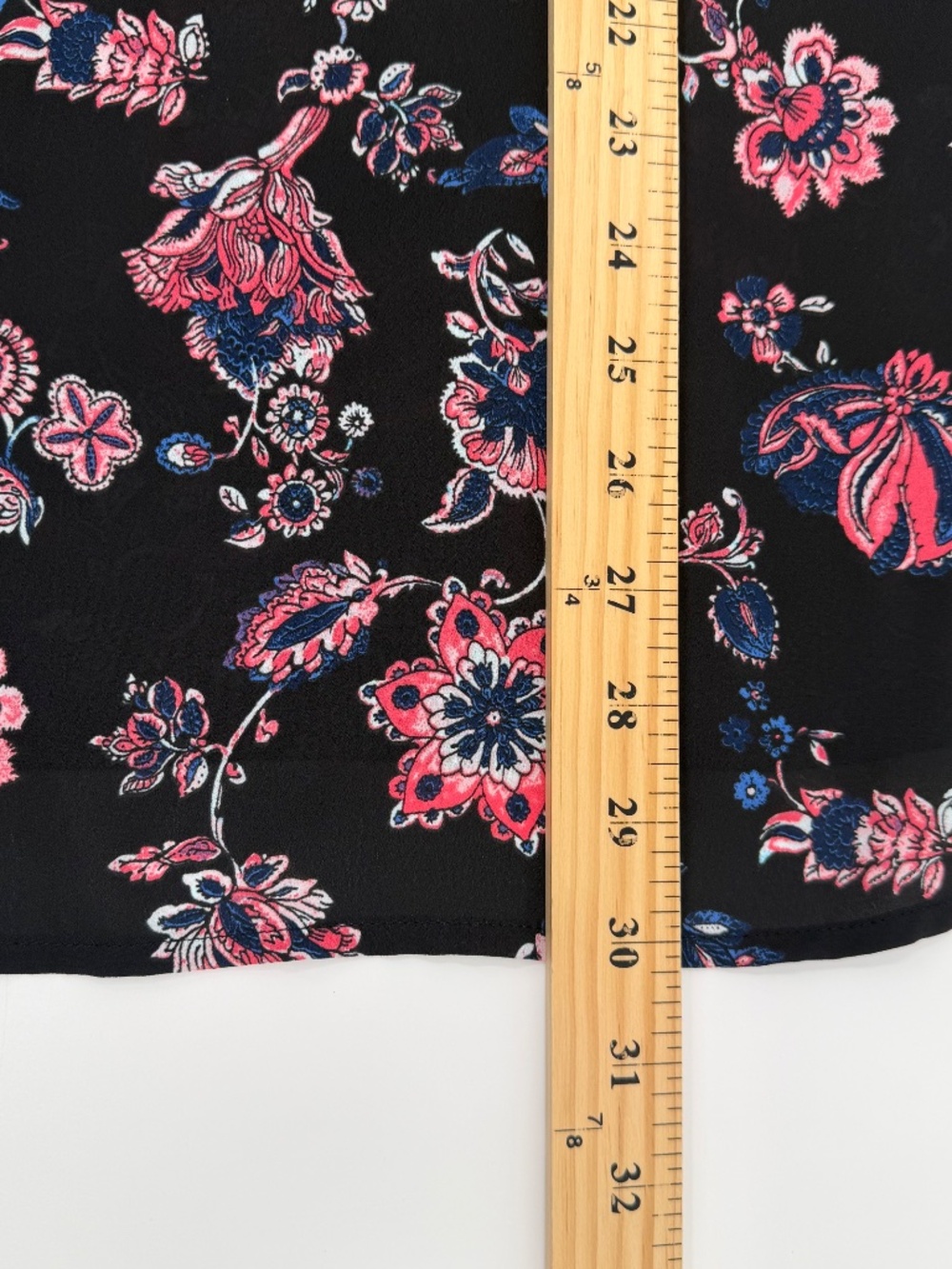 Catherines Top Women 3X NEW Black Pink Sheer Roll Tab Sleeve V Neck Lightweight - Picture 11 of 12
